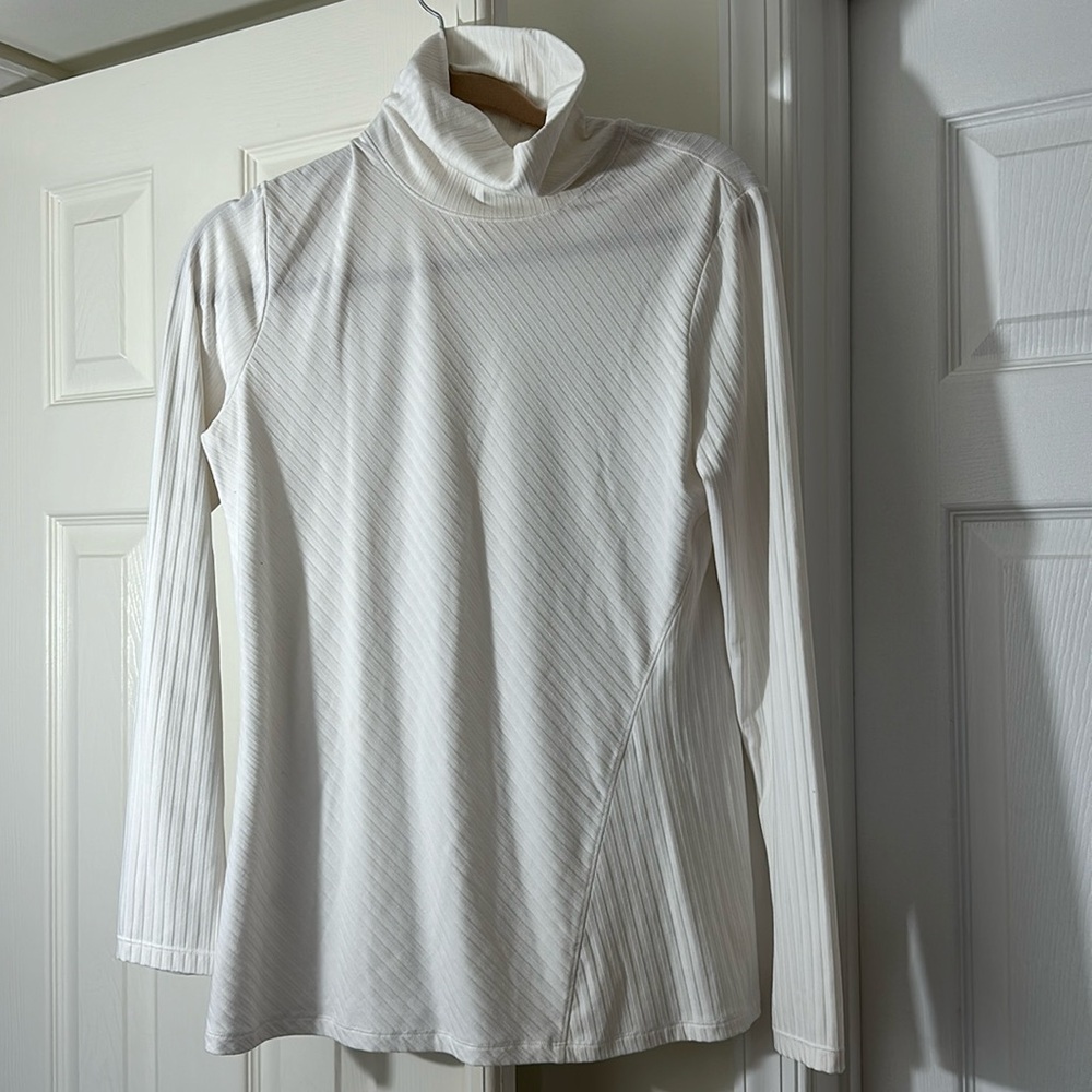Athleta white turtleneck size medium